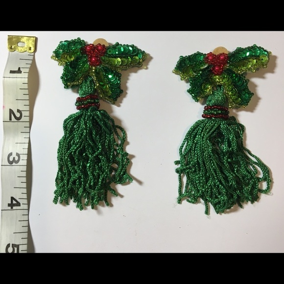 HANDMADE Christmas butterfly clip on tassels earrings green red - Picture 6 of 7